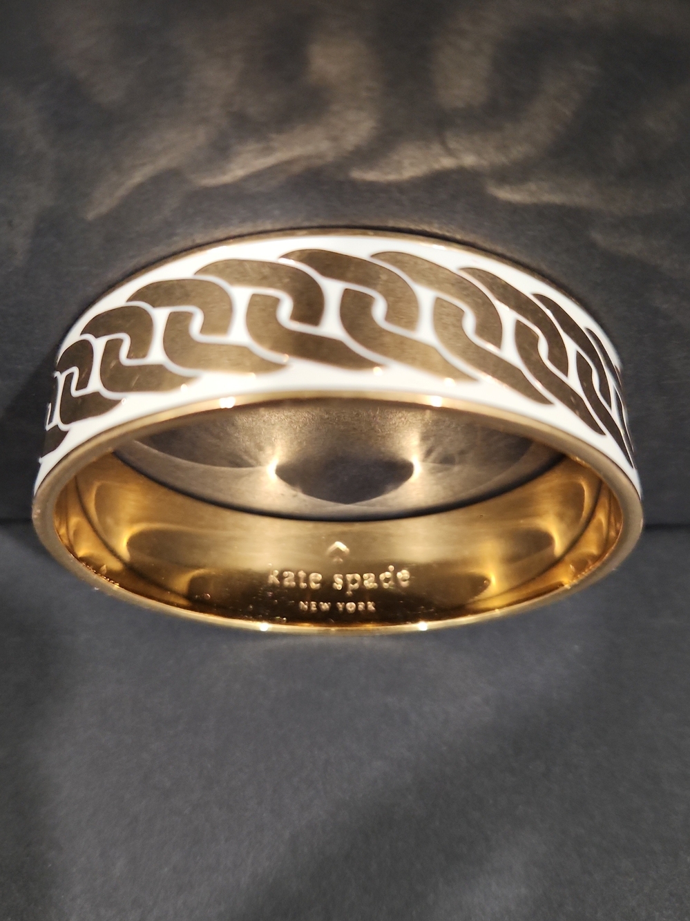 Kate Spade Putting On The Ritz White Enamel Gold Tone Chain Link Bangle Bracelet
